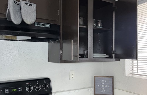 George Bush Park/Eldridge Apartment | Timeless Cozy Retreat