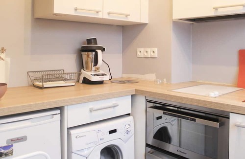 Puteaux Apartment | Cozy 40 m² in Old Puteaux