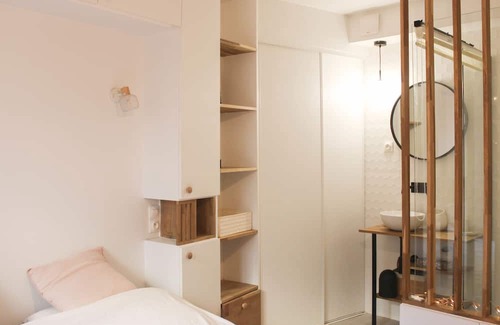 Puteaux Apartment | Cozy 40 m² in Old Puteaux