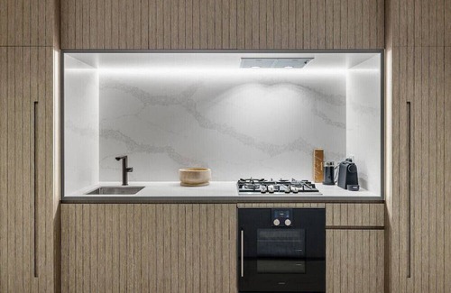 Abbotsford Apartment | Urban Riverside Retreat