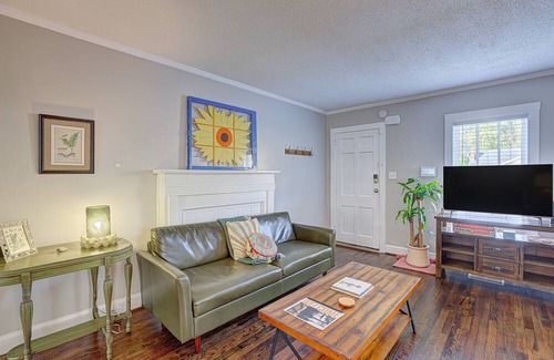 Crestline Heights House | Quiet comfy home at foot of Ruffner Mtn - 5 mins to airport, 15 mins to downtown