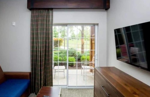 Williamsburg Resort | Great Wolf Lodge Williamsburg VA, deluxe balcony family suite 12/4 -12/7/2023