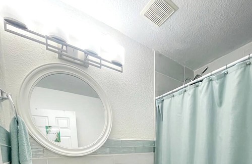 Florida City House | Serenity, Private Room: Desk & Gym + Free Parking