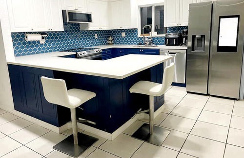 Florida City House | Serenity, Private Room: Desk & Gym + Free Parking