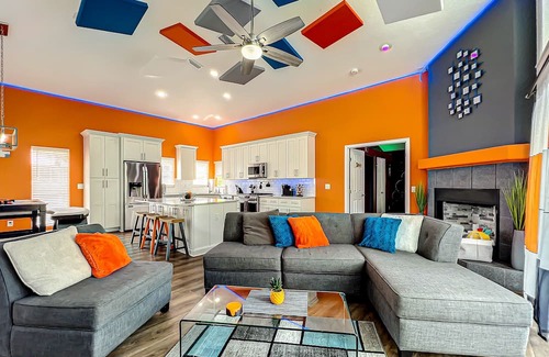 Ozona House | Amenity Paradise! Theater, Game-room, Mini Golf, Outdoor Bowling & Hot Tub!