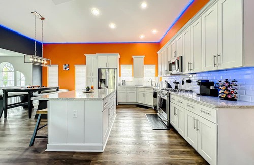 Ozona House | Amenity Paradise! Theater, Game-room, Mini Golf, Outdoor Bowling & Hot Tub!