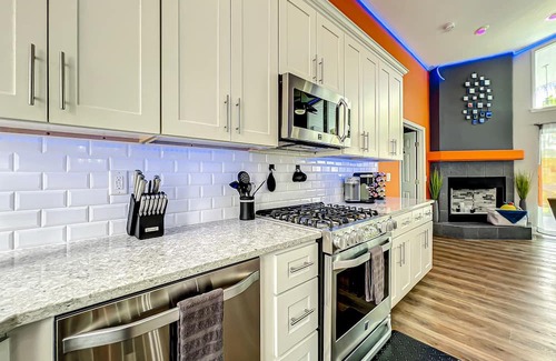 Ozona House | Amenity Paradise! Theater, Game-room, Mini Golf, Outdoor Bowling & Hot Tub!