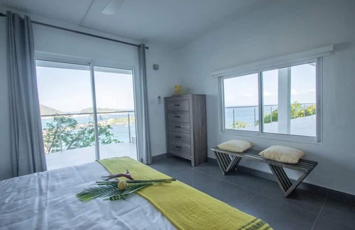 Indigo Bay Villa | Villa Kailani 4 bedroom with Stunning Ocean Views