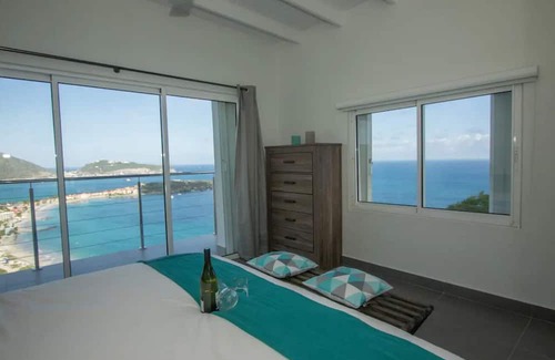Indigo Bay Villa | Villa Kailani 4 bedroom with Stunning Ocean Views