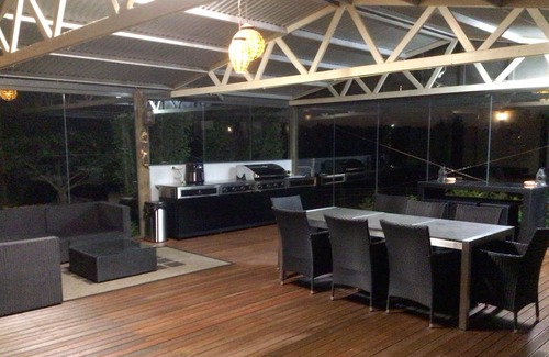 Carabooda Bed & Breakfast | JimmyRum B&B is perfect for families, couples, singles and Rum enthusiasts'