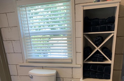 Ionia Apartment | Cozy 1 bedroom in Vintage Ionia