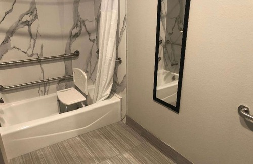 Spring Hotel | Super 8 Spring/North Houston