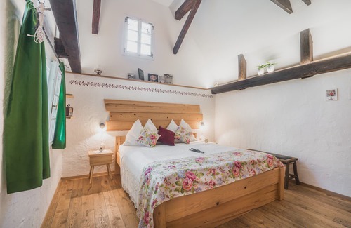 Altenbach House | Exclusive rustic vacation home with 125 square meters in the South Styrian wine country