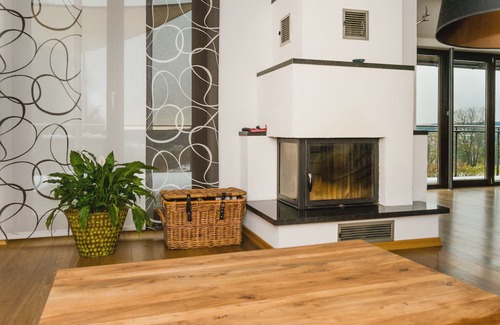 Holzminden House | Detached vacation home - luxury & nature with a view (sauna, fireplace, lounge couch)