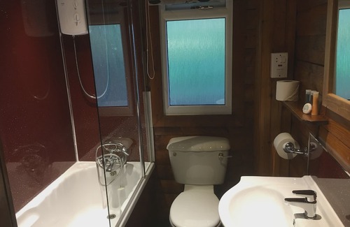 Rashfield Cabin | Lovely Luxury Log Cabin by Pucks Glen in Scotland’s 1st National Park, by Dunoon