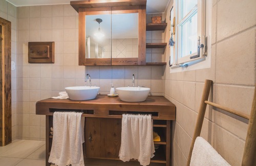 Altenbach House | Exclusive rustic vacation home with 125 square meters in the South Styrian wine country