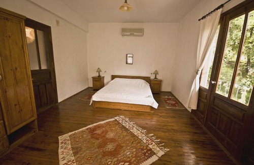 Islamlar Hotel | Kleo Cottages