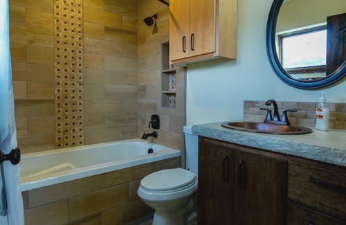 Moab South Valley Cottage | Beautiful cottage in the rocks