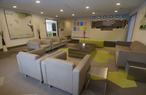 East Village Hostel | HI Calgary City Centre - Hostel