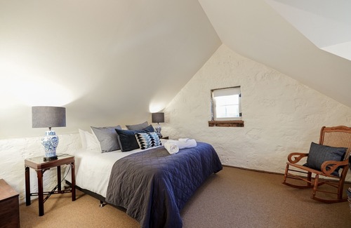 Kyneton Villa | Honeysuckle Barn & Garden