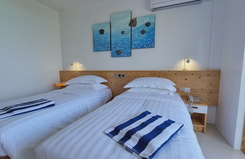Fulidhoo House | Luau Beach Inn, Maldives