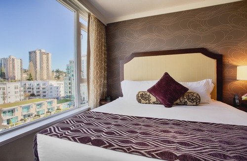 Lower Lonsdale Hotel | Pinnacle Hotel at the Pier