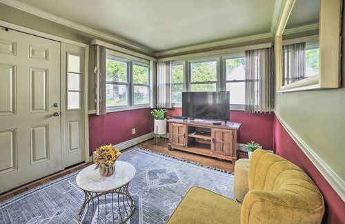 Latham House | Pet-Friendly Latham Retreat about 7 Mi to Albany!