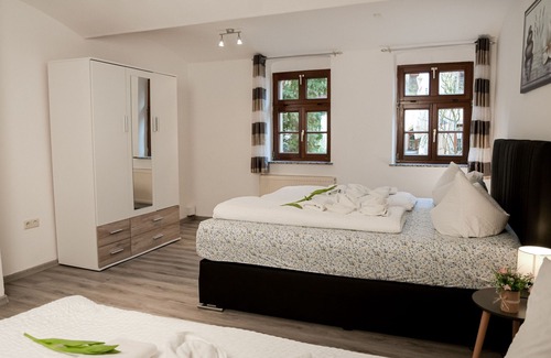 Mickten House | Trobischhof