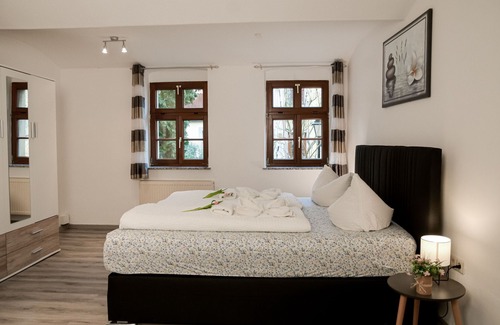 Mickten House | Trobischhof