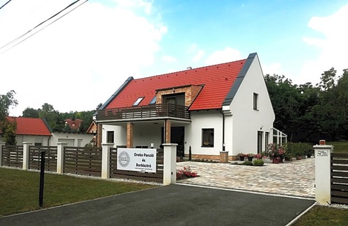 Gyorujbarat Bed & Breakfast | Dreko Panzió & Borbisztró