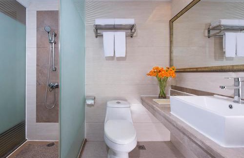 Luohu Hotel | Vienna Hotel Shenzhen Yinhu Bus Station
