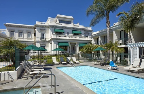 Coronado House | Vacation At its Finest! 3 Units, Beach Access! Close to Seaport Village