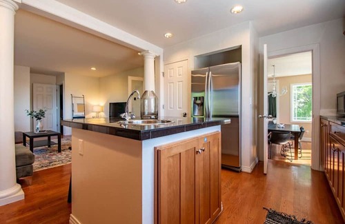 South Seattle House | Short Drive to Stadiums - Large 4 Bedroom House