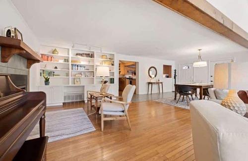 Hendersonville House | The Gathering Place~$375 Free Activities Daily