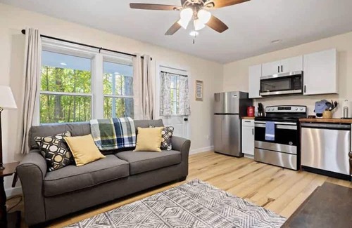 Hendersonville House | The Gathering Place~$375 Free Activities Daily