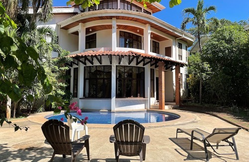 Tamarindo House | Spacious house just 4 blocks from the beach and center of town