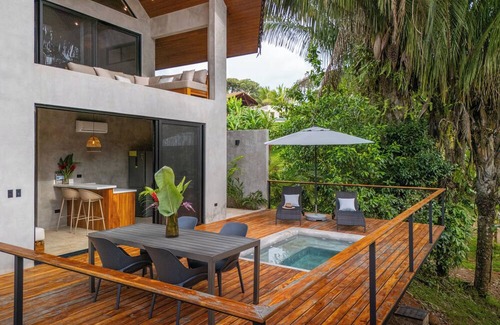 Ciudad Cortes Villa | Bali Style 2-bedroom with salt water Pool, deck, outdoor bathtub, yoga deck