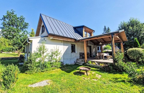 Karlovy Dvory House | Beautiful private villa for 6 guests with WIFI, TV, terrace and pets allowed