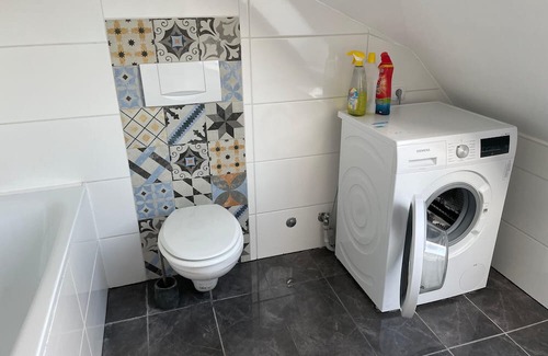 Leimen Apartment | Apartment '4' with Balcony and Wi-Fi