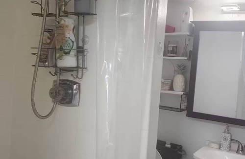 Burke Apartment | Private space, House Retreat Studio