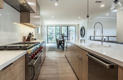 Mammoth Lakes House | New Luxury Free Standing 4BR/4.5BA Home, Obsidian Reserve #146 Priv. Hot Tub, 2-Car Garge, gr8 Vws!