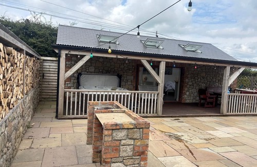 Kilgreaney Apartment | Charming studio just outside Graiguenamanagh, County Kilkenny for a cozy getaway