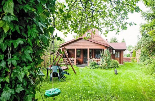 Bialowieza House | Cosy apartment in villa for 5 guests with TV, terrace and pets allowed