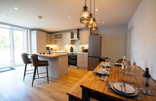 Bryngwran Cottage | The Forge - sleeps 4 guests in 2 bedrooms