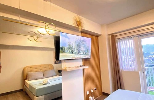 Guadalupe Apartment | Chic 1-bedroom apartment in phenomenal Cebu City with fitness room, AC