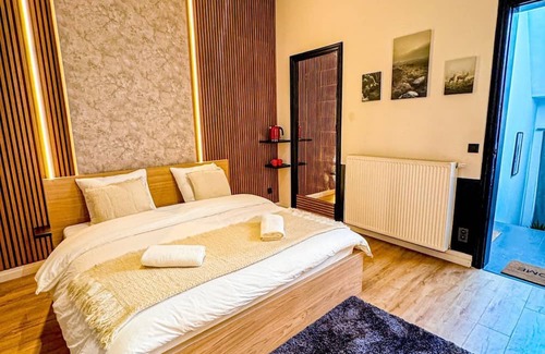 Ghent City Centre Apartment | Comfy and Convenience 5BR Apt@Central Gent For 10P