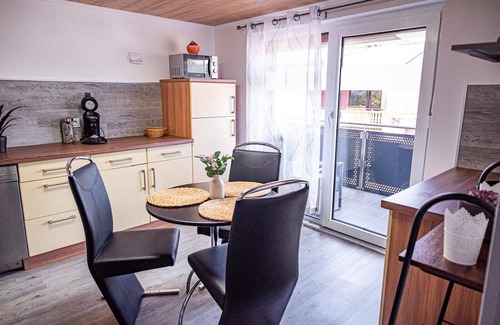 Hartenrod Apartment | Apartment 'Klein Frankreich' with Mountain View, Private Terrace and Wi-Fi