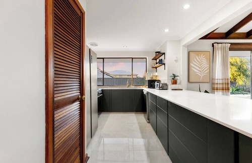 Singleton House | Beachfront Spanish-Inspired Villa with Ocean Views
