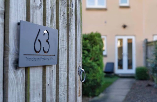 Duloch House | Our inviting home is designed for comfort, practicality, and style — a relaxing retreat for up to 6 guests.