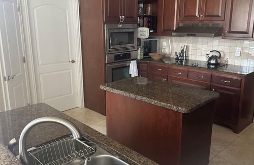 Athens House | Spacious 5-bedroom estate in marvelous Athens